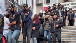 ahlak polisinden istanbulda 15 ilceye baskin rXSkP4MB.jpg