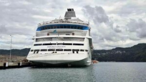 astoria grande gemisi amasra limaninda bakimda IN9fvPYe.jpg